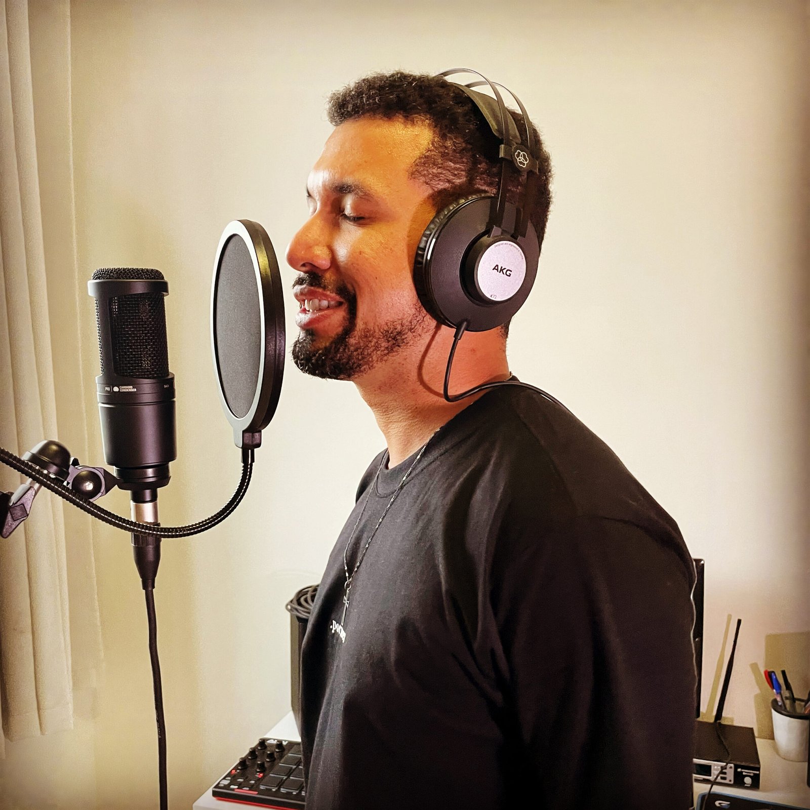 Descobertas Groover - Danty rapper brasileiro do Rio de Janeiro lança seu primeiro single “Milionário” 54 Descobertas Groover - Danty rapper brasileiro do Rio de Janeiro lança seu primeiro single “Milionário”