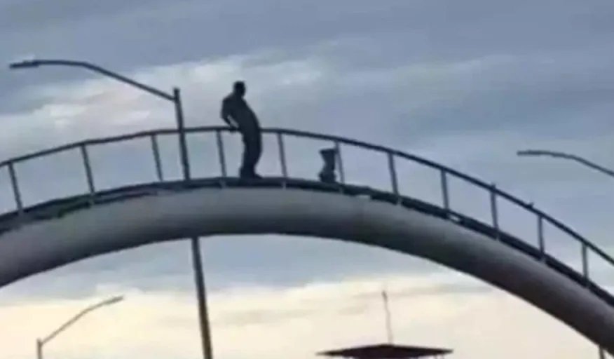 homem se joga de ponte