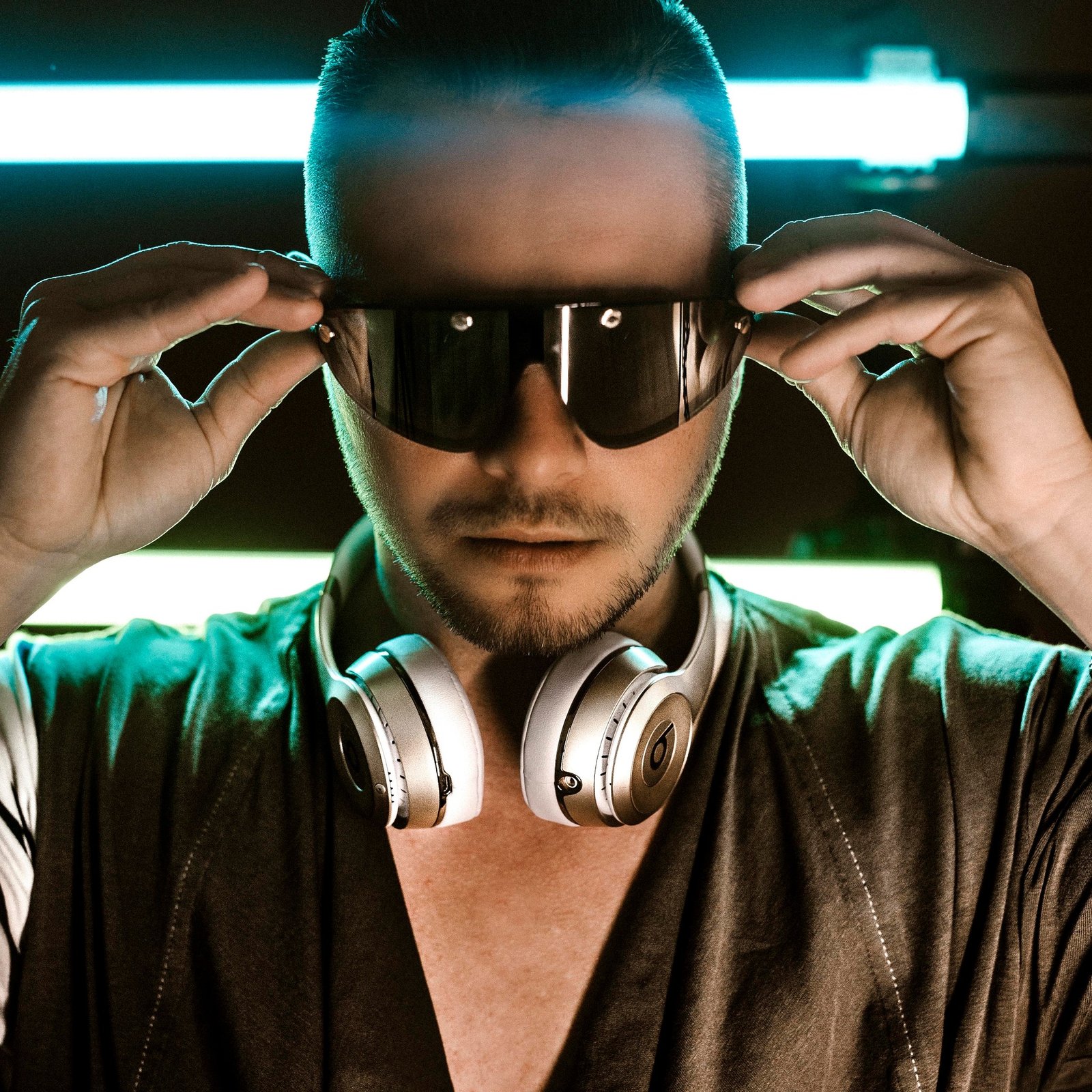 Descobertas Groover - Rock-Aro x Fulanito lançam "Shake, Shake"