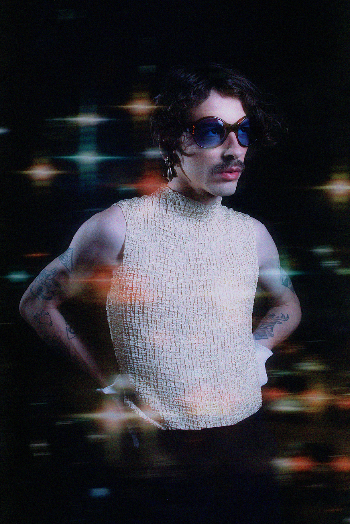 Descobertas Groover - HENRI vai do nu-disco ao acid house passando pelo pop e pelo indie em disco de estreia