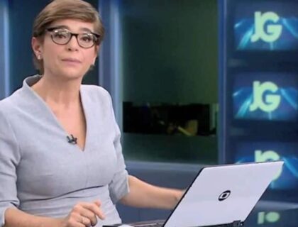 Imagem do post: Renata Lo Prete apresenta jornal de tênis e troca de calçado ao vivo