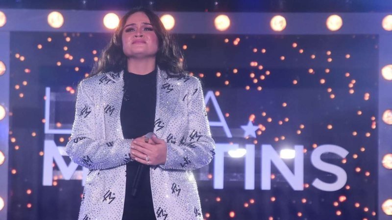 Cantora Luiza interrompe show após passar mal e dá entrada em hospital no Pará