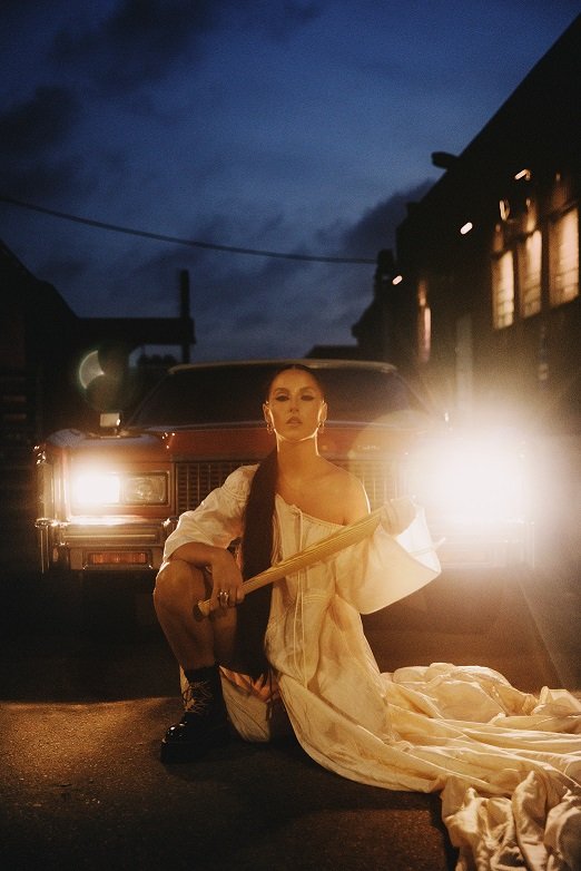 Descobertas Groover - ISA fala sobre evolução e libertação no seu novo single ''BLEED''