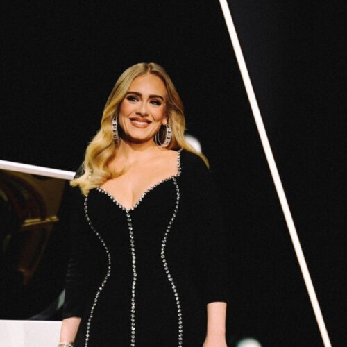 Imagem do post: Adele confirma presença no Grammy Awards: “Eu nunca perderia!”