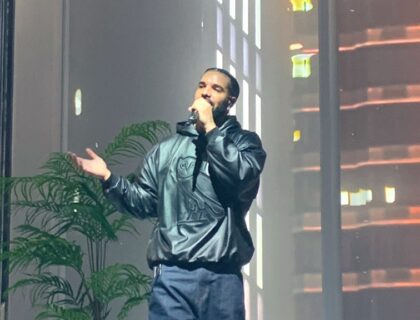 Imagem do post: Drake cancelou show no Brasil porque fãs ‘cantam inglês errado’, diz colunista