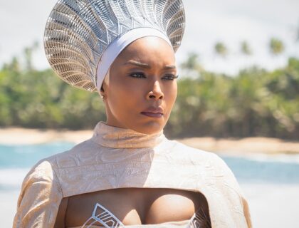 Imagem do post: Angela Bassett vence um Globo de Ouro por “Pantera Negra: Wakanda Para Sempre”