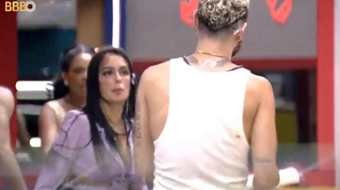 Larissa dá tapa no rosto de Fred e web pede expulsão; veja vídeo