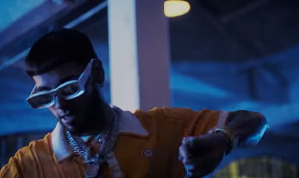 Veja a letra e tradução de "Drippin", música de Anuel AA