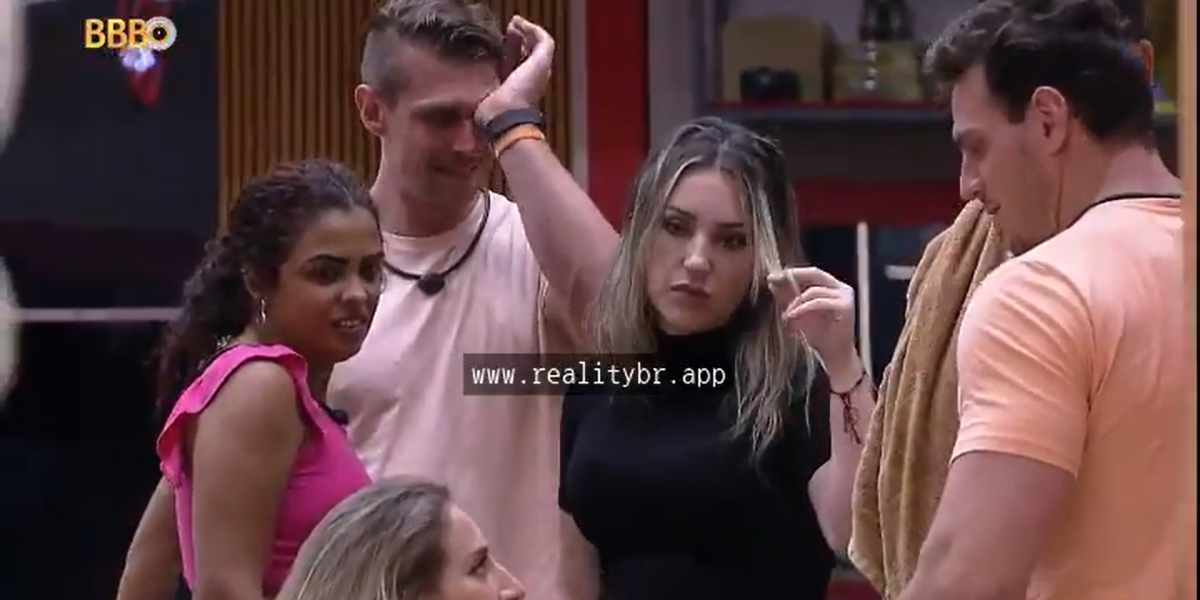 VÍDEO: Cara de Sapato pergunta se Cristian gosta de beijo grego: "Linguadinha"