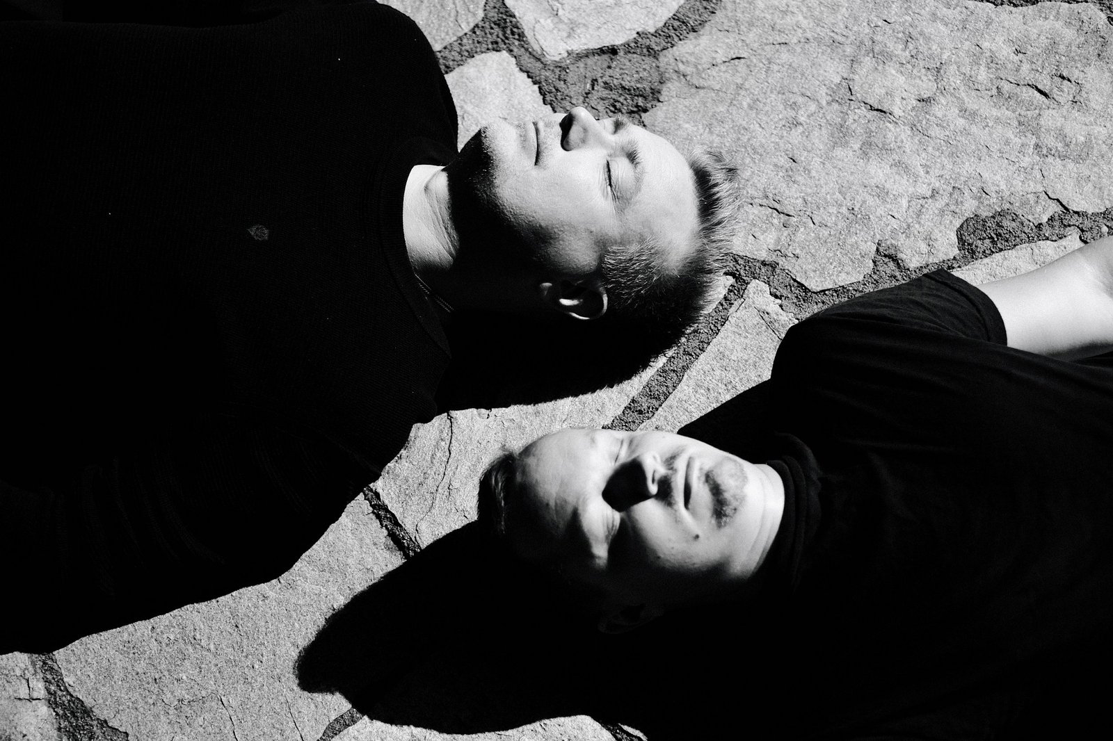 Descobertas Groover - Outstairs lança ''Despair''