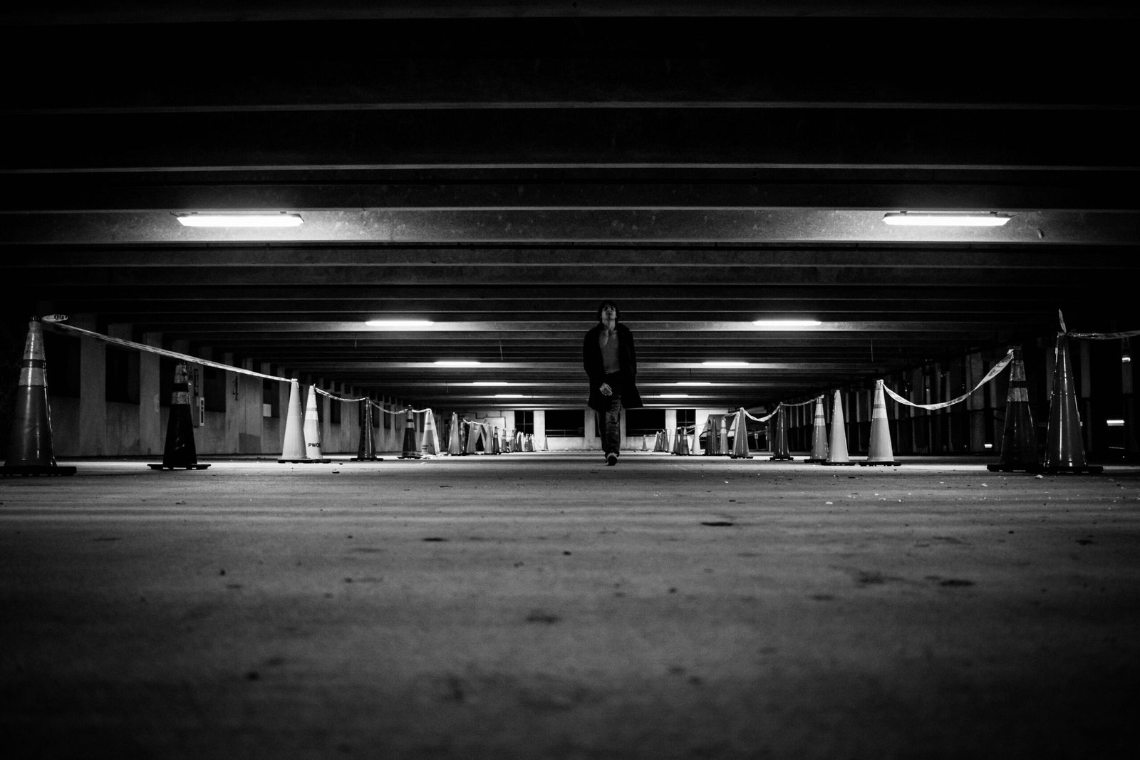 Descobertas Groover - Moons For Eyes lança ''Luzes Da Rua''