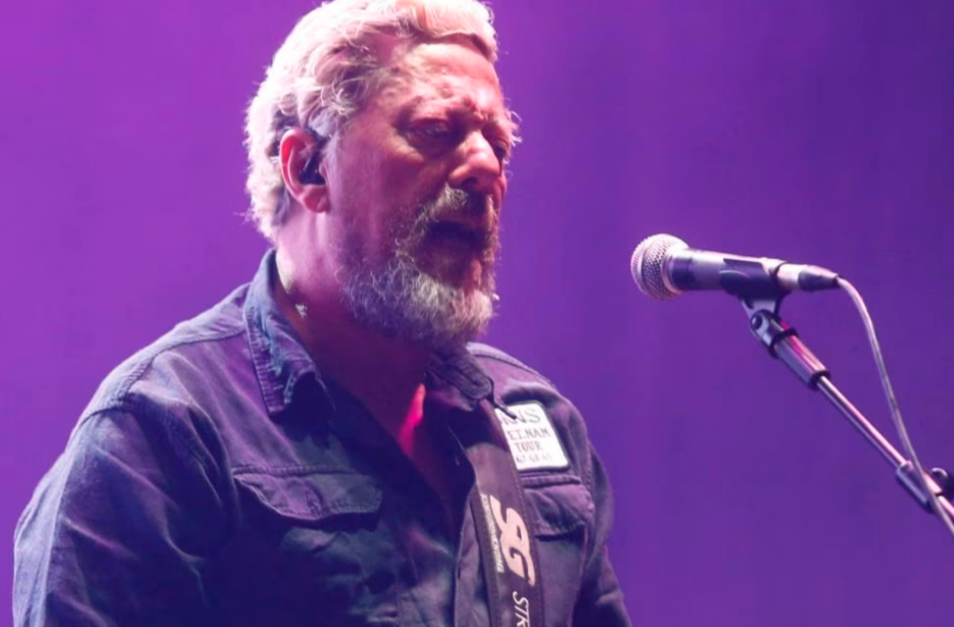 Morre Canisso, baixista dos Raimundos, aos 57 anos