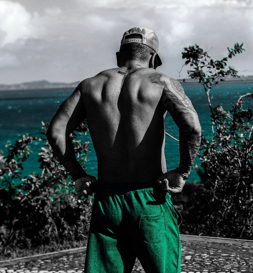 Descobertas Groover - Conheça "B.E.I.K.O" single do artista independente JFSPINOLA