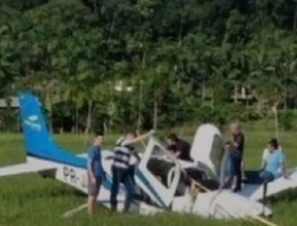 Imagem do post: VÍDEO: Avião com cinco pessoas cai em Santa Catarina