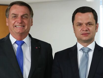 Imagem do post: PF descobre documento que liga Anderson Torres, ex-ministro de Bolsonaro, aos bloqueios da PRF no 2º turno