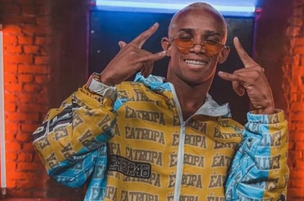 MC Biel Xcamoso morre em acidente de carro em Recife