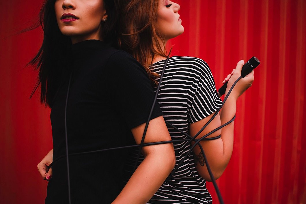 Descobertas Groover - Lana & Jú lança ''Me Leva''