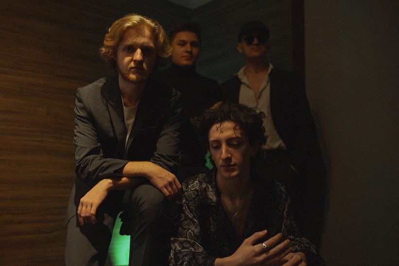 Descobertas Groover - Pétala Quinto apresenta clipe nostálgico e emocional em “Vielas”