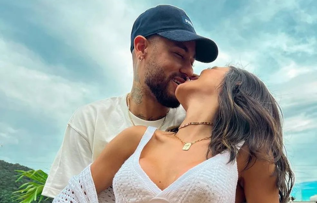 Neymar confirma que traiu namorada grávida: "Errei"