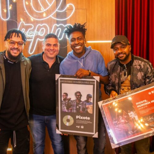 Imagem do post: Pixote recebe Disco de Ouro por “Amor e Fé”