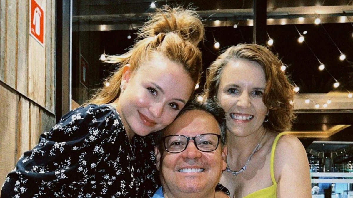 Pais de Larissa Manoela rebatem acusações feitas no Fantástico