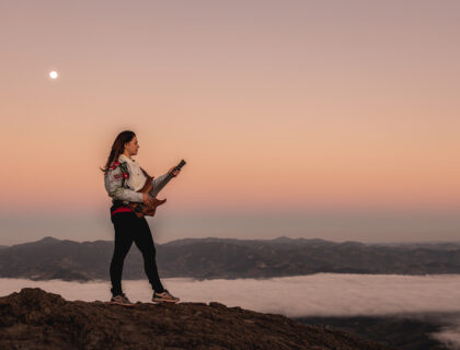 Imagem do post: Marta Maria transita entre gêneros e camadas musicais dentro da imensidão de seu álbum de estreia “Meio Dia” 