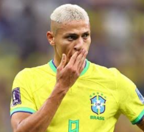 Imagem do post: Richarlison surge de cueca atoladíssima na TV e agita a web; veja vídeo