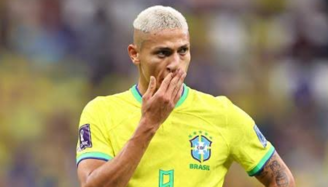 Imagem do post Richarlison surge de cueca atoladíssima na TV e agita a web; veja vídeo