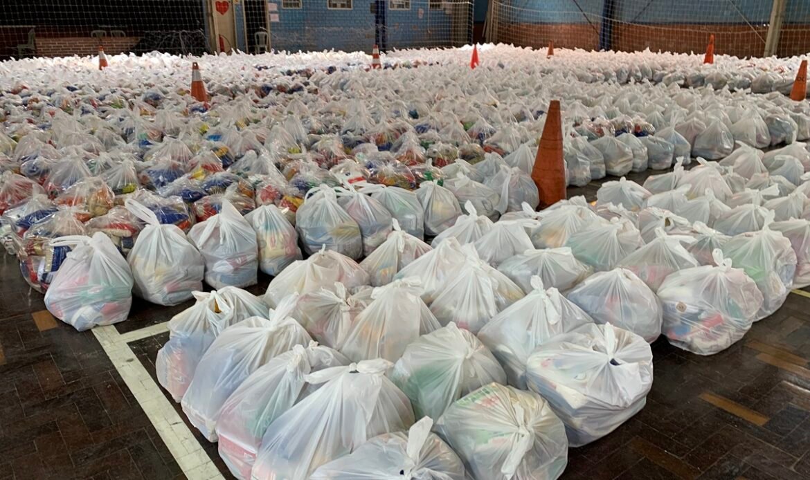 Rap In Cena Budweiser reúne 50 mil pessoas, doa mais de 80 toneladas de alimentos e anuncia a sua próxima edição 52 Alimendos para doação do Rap in Cena - Foto: Divulgação