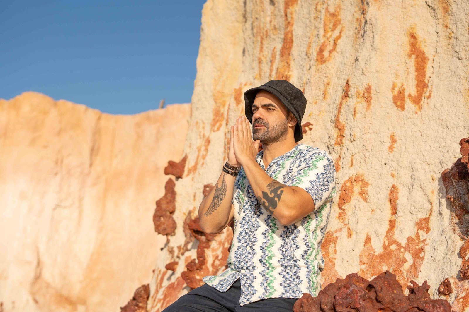 Ex-participante do "Superstar", da TV Globo, Xande aposta no fé e com o "No Tempo de Deus"