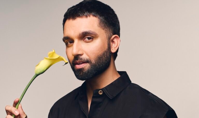 Silva posa nu para divulgar novo projeto e movimenta redes sociais 47 Bloco do Silva