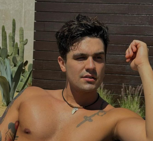 Imagem do post: Luan Santana sensualiza na web e agita fãs