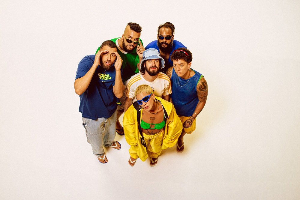 Lamparina faz show de lançamento do novo disco no Circo Voador