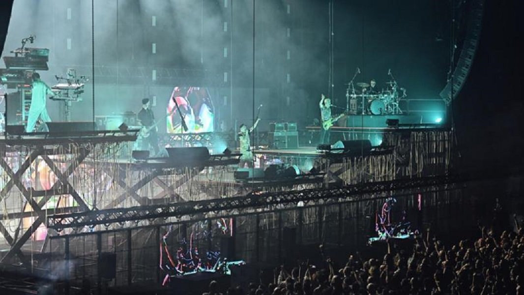 Homem morre em show de banda de rock em Florença