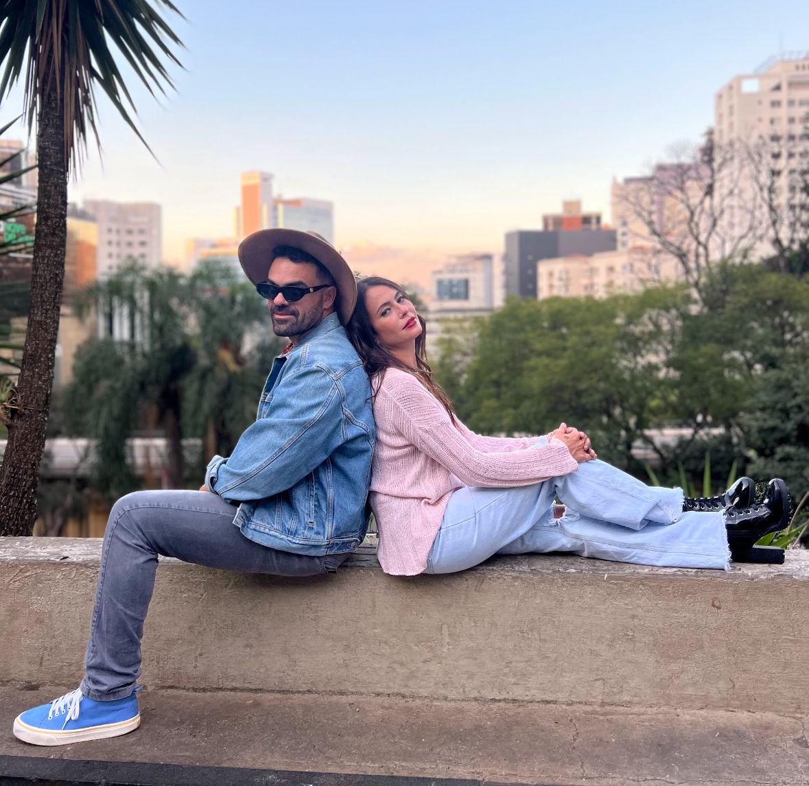 Ao lado de Ex-The Voice Tabatha Fher, Xande lança single "Procuro Por Você"