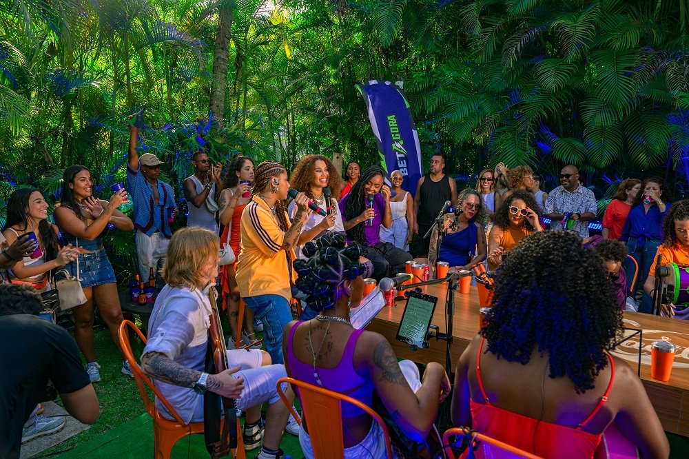 Thaís Macedo grava projeto de pagode com participação de Valesca Popozuda e Lary