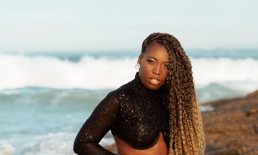 Com 6 quilos a menos, Leidy Elin estrela nova capa de revista e abre o jogo: "Dentro do programa a nossa saúde e alimentação ficam desequilibrada"