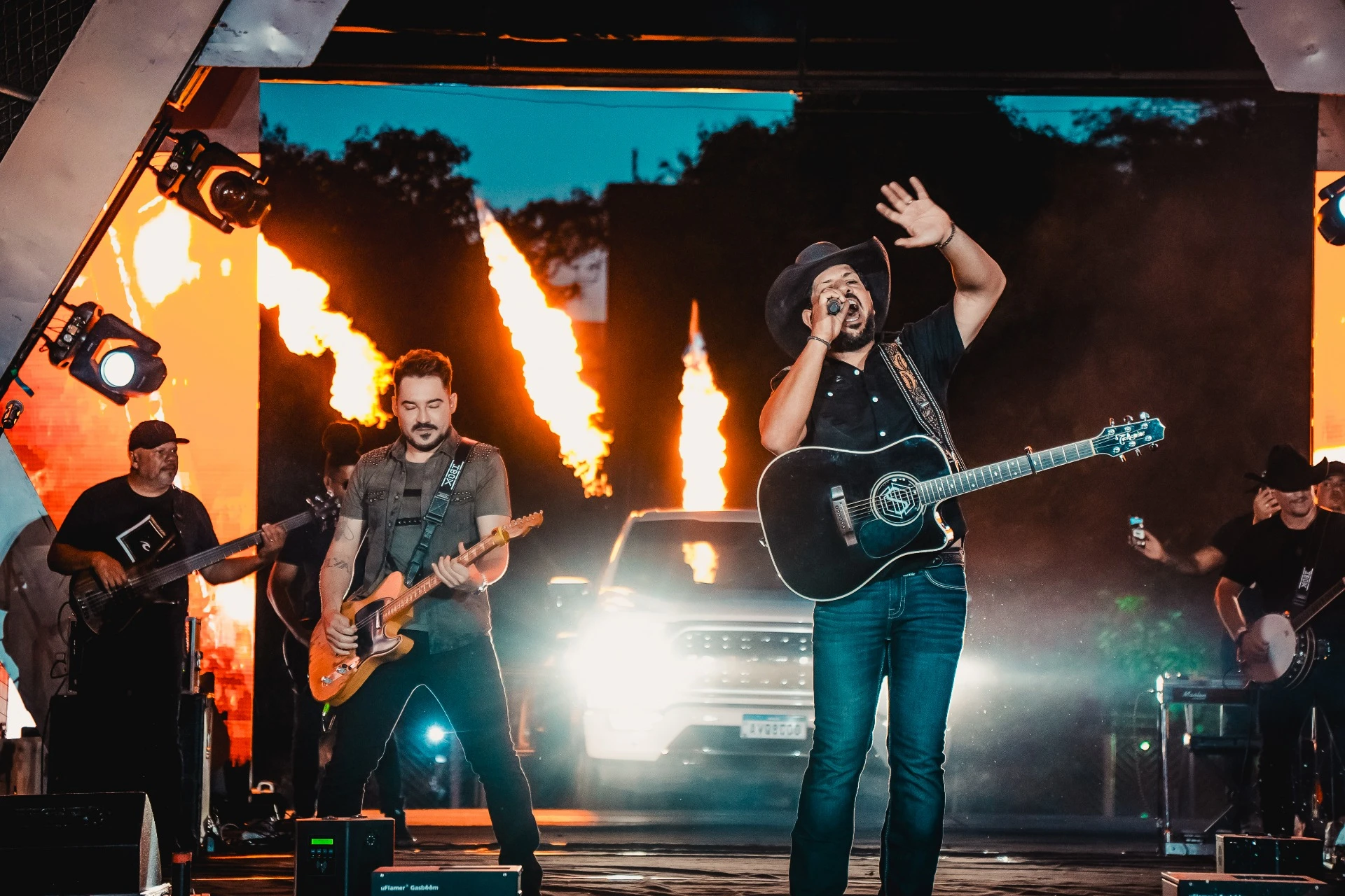 Imagem do post: Fernando e Sorocaba fazem show com open de churrasco em São Paulo