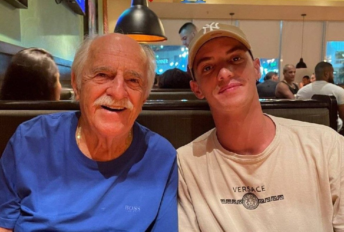 Ary Fontoura abre o jogo sobre namoro com twink