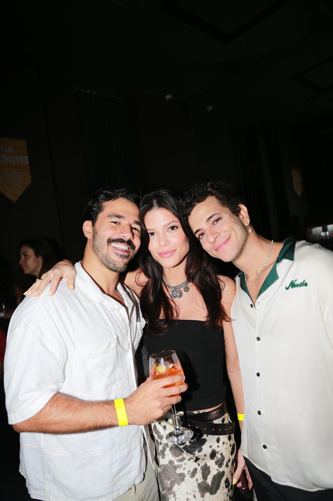 Em evento com presença de atores e atrizes globais, Rafa Rizze lança primeiro single e clipe no Alba Botafogo