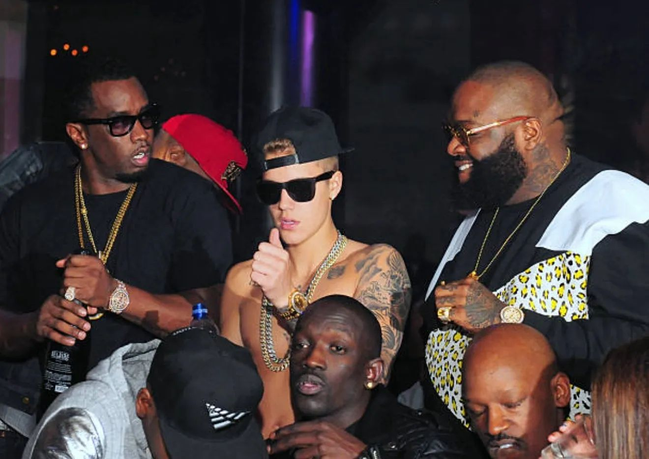 Fotos de Justin Bieber em festa de Diddy vêm a tona e nova teoria viraliza na web; veja