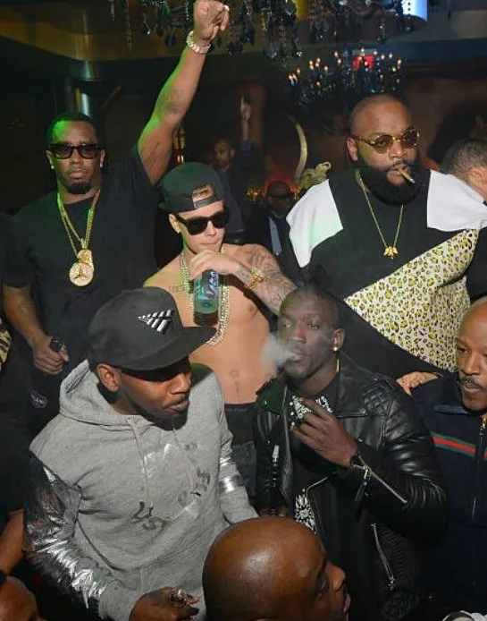 Fotos de Justin Bieber em festa de Diddy vêm a tona e nova teoria viraliza na web; veja