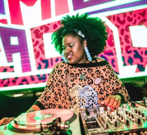 Imagem do post: Com mais de 15 anos de carreira, DJ TamY se apresenta no Viaduto de Madureira