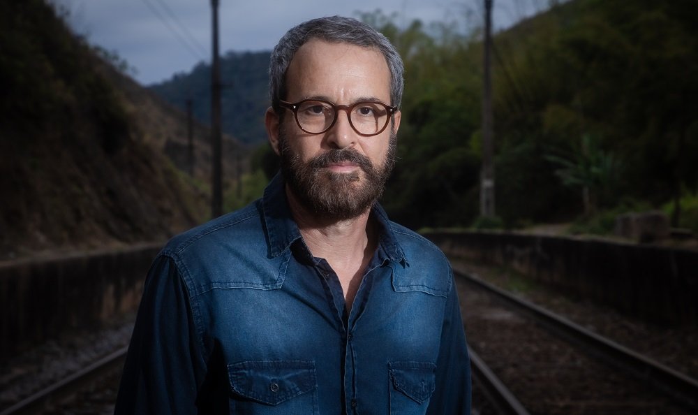 Milton lança “Meu Olhar no Seu”, seu quarto álbum