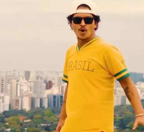 Imagem do post: Em turnê pelo Brasil, Bruno Mars anuncia fim de namoro durante show: “Tô facinho”