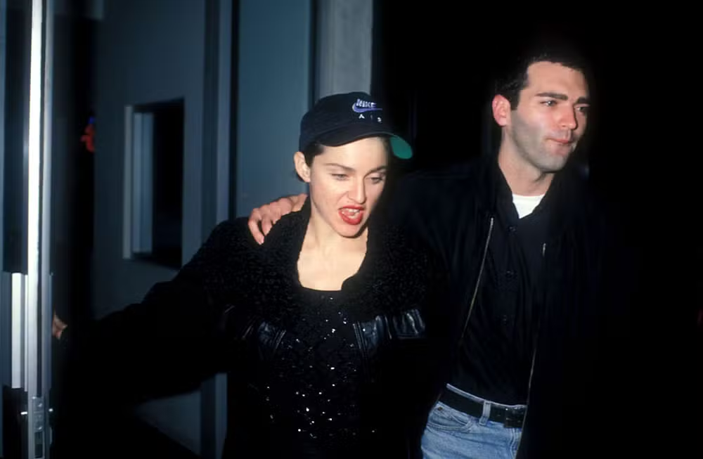 Madonna e o irmão Christopher Ciccone — Foto: Reprodução