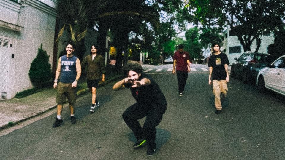 Com Rock and Roll e irreverência, banda Capote lança primeiro EP com músicas sobre reviravolta, amor e nostalgia