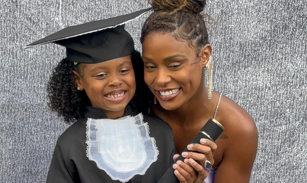 Rebecca celebra formatura da filha Morena: "Um orgulho para a família" 