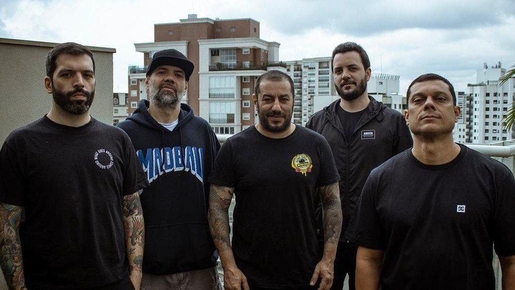 CPM 22 tem van roubada e cancela show no Rio de Janeiro