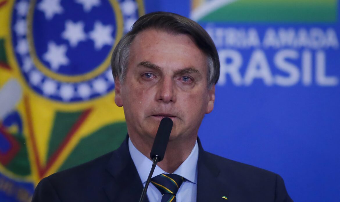 Bolsonaro revela aguardar o 'toc toc toc' em sua porta às 6h da manhã: "É a Polícia Federal"